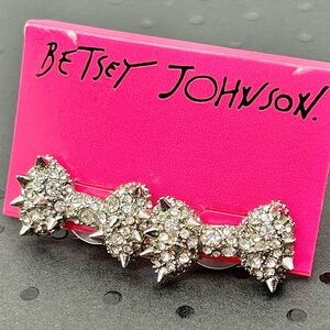 Betsey Johnson ‘Pretty Punk Pearl’ Crystals & Spikes Bow Stud Earrings HTF!